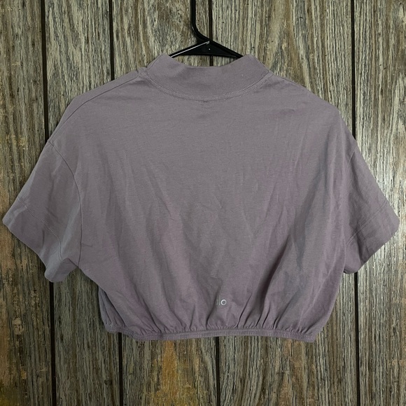 ALO Yoga Lavender Kick It Crop Tee - Picture 6 of 7